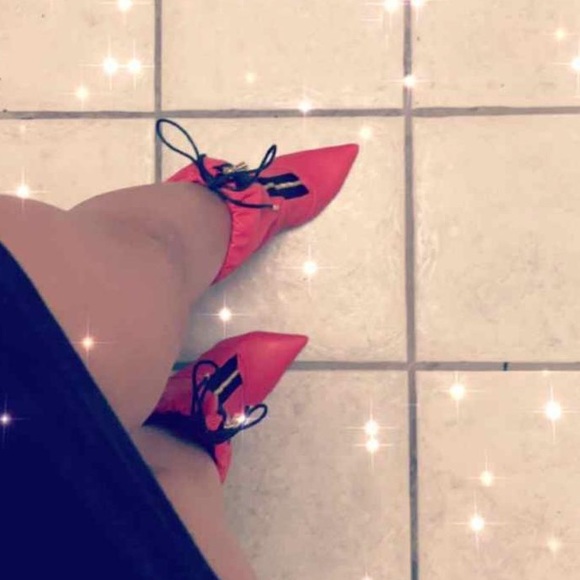 Hot Boots - Picture 2 of 3